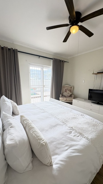 3 Bedroom Property for Sale in Sandbaai Western Cape